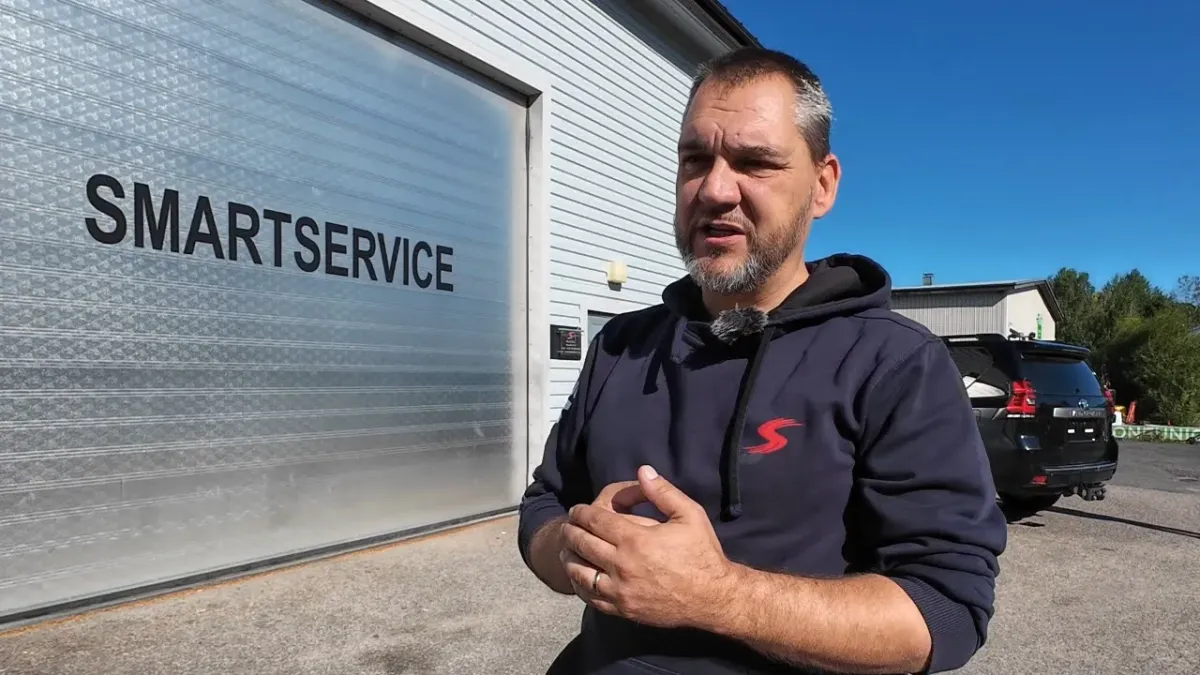 Smartservice – sisustan entisöintiä, ratin verhoilua ja rohkeutta tarttua hankalimpiinkin projekteihin