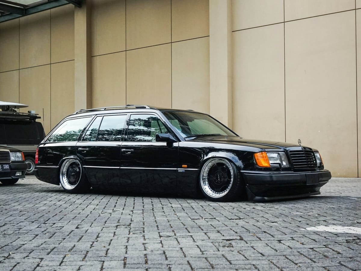 Sähköshokista takaisin nakutukseen: Kun voimamies päätti, että piuhan päässä roikkuminen saa riittää