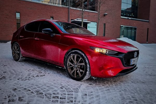 Mazda3 Nagisa 2025 – Retrohenkinen katu-urheilija kehittyneellä moottorilla