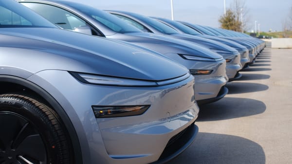 Tesla teki uuden rekisteröintiennätyksen Suomessa – Model Y nousi sähköautojen ykköseksi